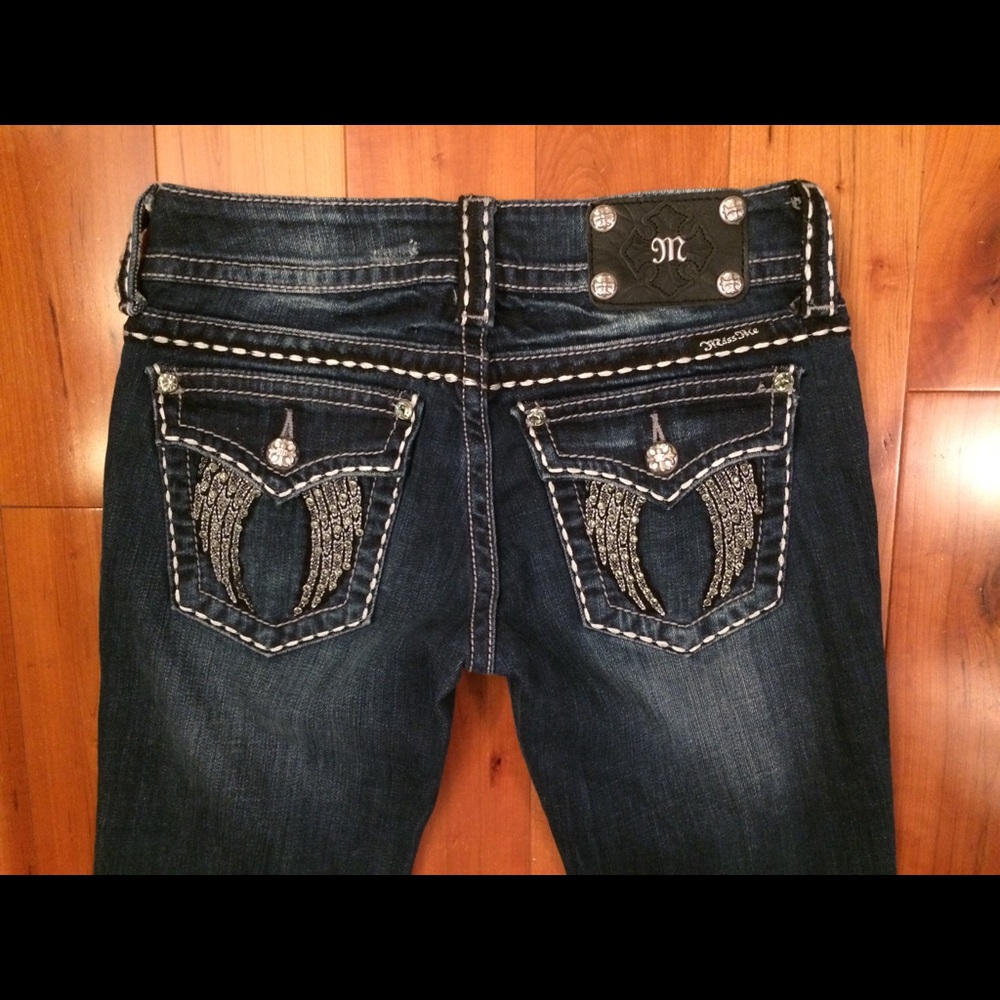Miss Me size 27 with 33” inseam angel wing pocket